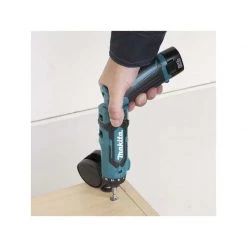 Visseuse Sans Fil / Tournevis MAKITA Tournevis à Batterie 7.2V 1.5Ah - DF012DSE -Perceuse Visseuse Soldes makita tournevis a batterie 72v 15ah df012dse 2