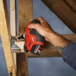 Cloueur Pneumatique Et Sans Fil MILWAUKEE Cloueur 12V Solo - C12 PN-0 - 4933427182 -Perceuse Visseuse Soldes milwaukee cloueur 12v solo c12 pn 0 4933427182 4