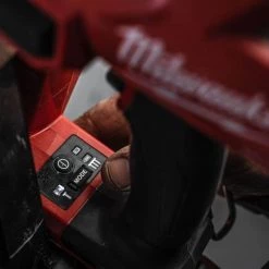 Cloueur Pneumatique Et Sans Fil MILWAUKEE Cloueur De Finition 18V Solo M18 FN16GA-0X - 4933478094 -Perceuse Visseuse Soldes milwaukee cloueur de finition 18v solo m18 fn16ga 0x 4933478094 4